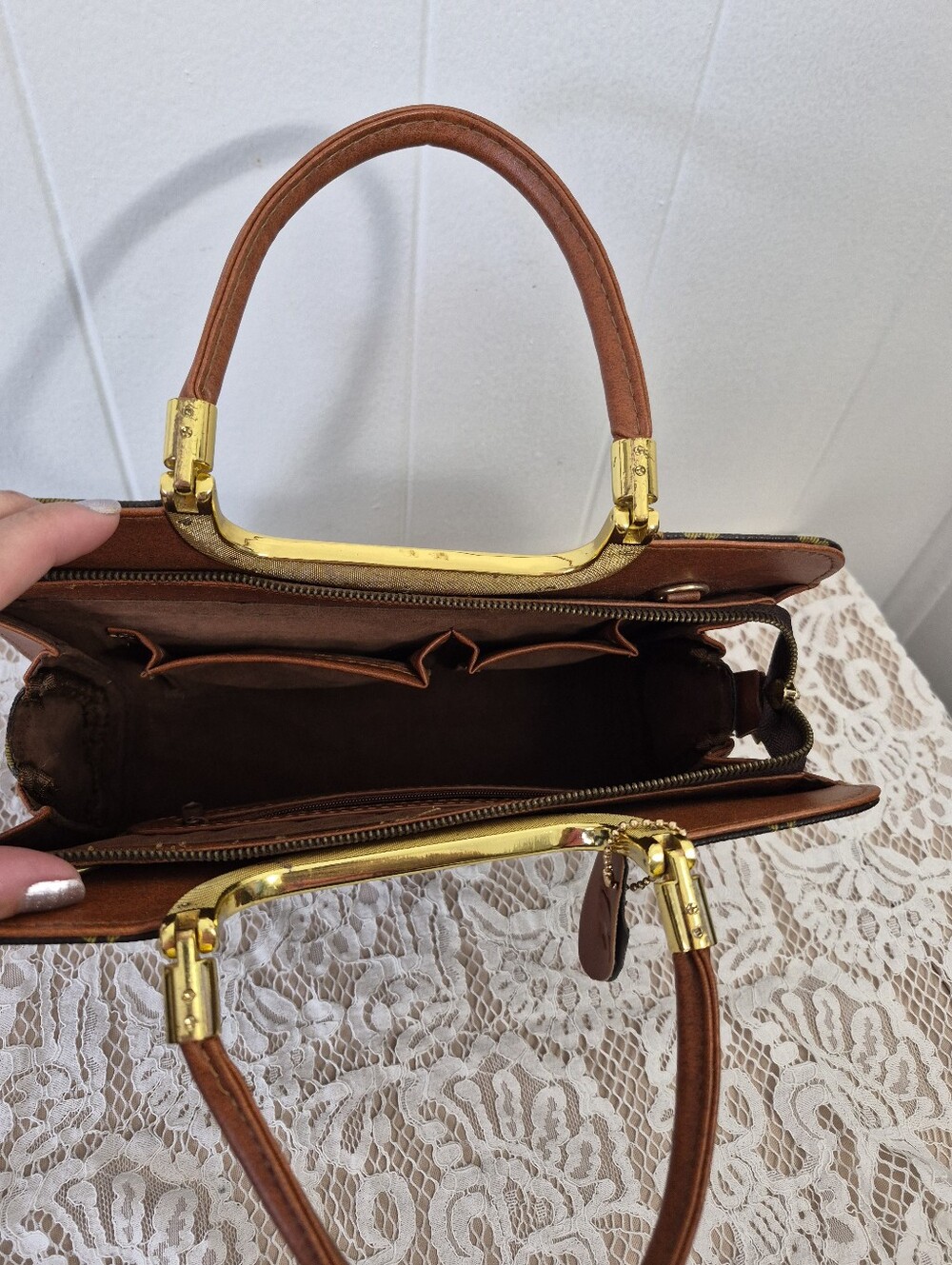 Designer Inspired Handbag - Picture 5 of 8